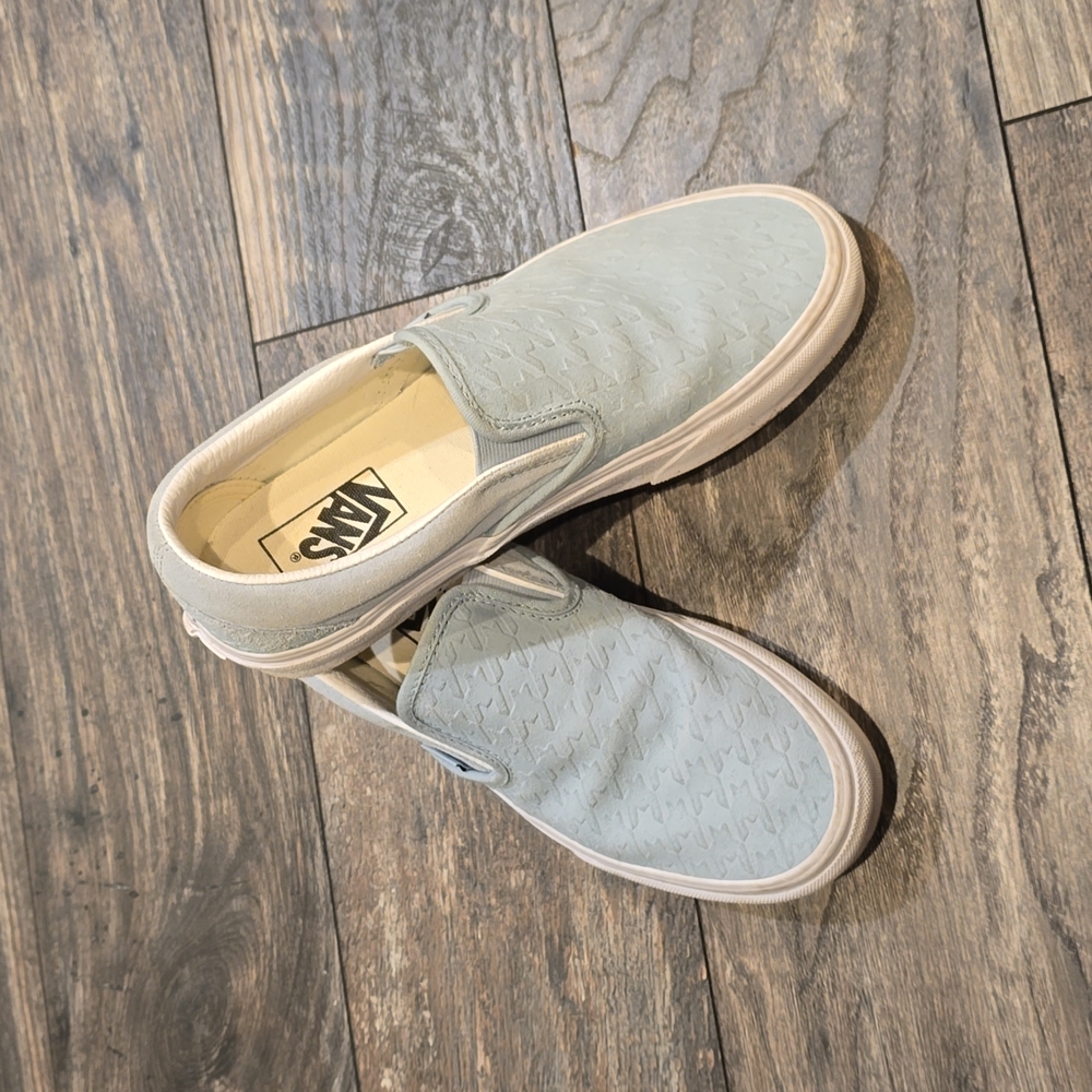 Vans - women's size 8 - baby blue color